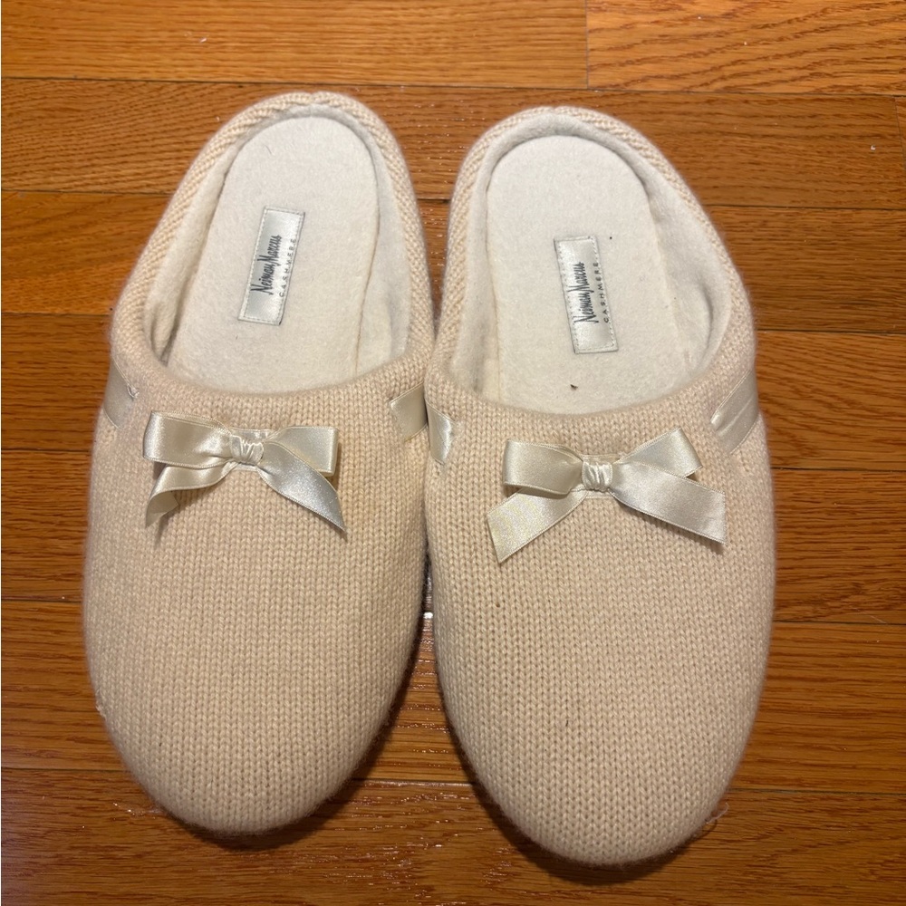 Ivory Cashmere Slippers with Bow